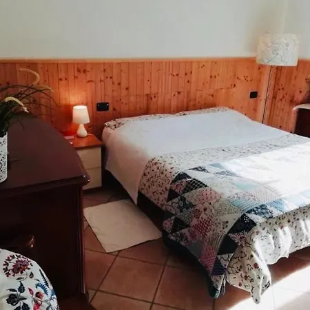 Apartament Foce. Bilocale Con Giardino. 4 Posti Letto. *