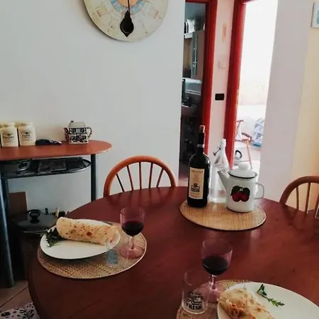 Apartament Foce. Bilocale Con Giardino. 4 Posti Letto. *